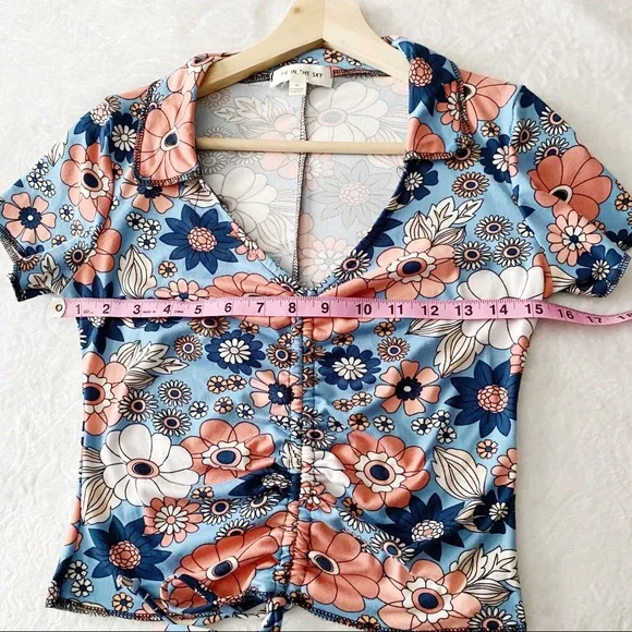 NWOT 70’s Hippie Floral Print Ruched Drawstring Crop Top - Picture 4 of 8